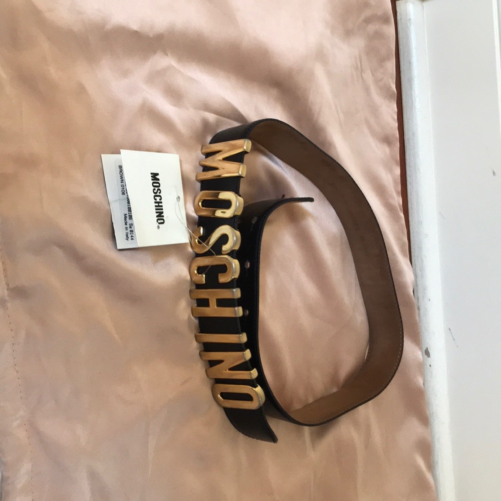 Moschino belt